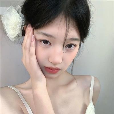 海棠经雨胭脂透